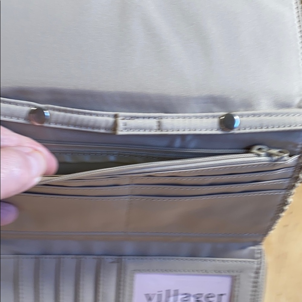 Liz Claiborne Neutral Crossbody/ Clutch - Picture 7 of 8